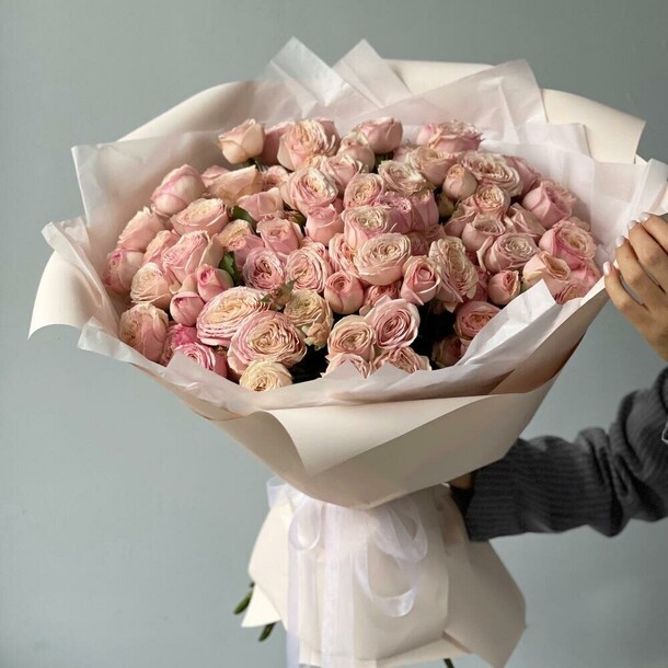 Моно букет кустовых роз tendresse, артикул F1316498 - 25800 рублей, доставка по городу. Flawery - доставка цветов