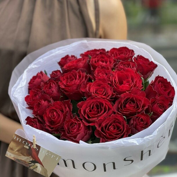 Букет из кенийской розы 25, артикул F1328409 - 7360 рублей, доставка по городу. Flawery - доставка цветов