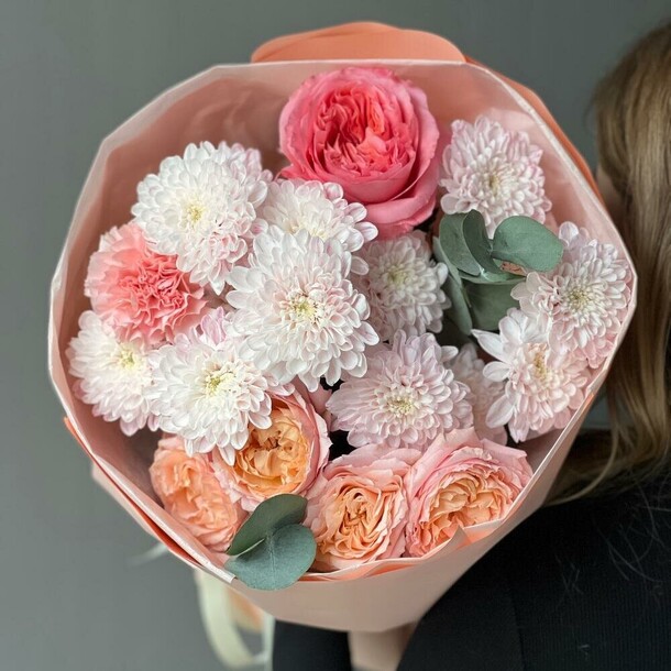 Букет кустовые розы «очаровашка», артикул F1334667 - 3990 рублей, доставка по городу. Flawery - доставка цветов