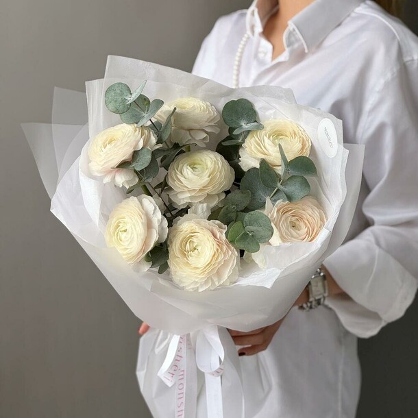 Эксклюзивный букет с ранункулюсами, артикул F1374304 - 6190 рублей, доставка по городу. Flawery - доставка цветов