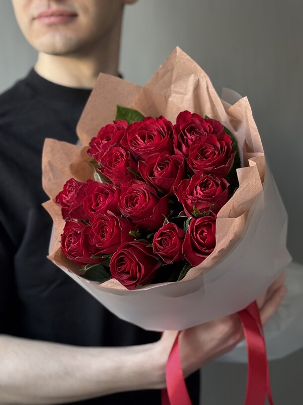 Букет с розами «килиманджаро», артикул F1395677 - 4500 рублей, доставка по городу. Flawery - доставка цветов