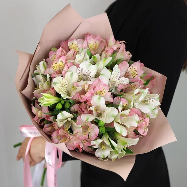 Моно букет 74, артикул F1449204 - 4790 рублей, доставка по городу. Flawery - доставка цветов