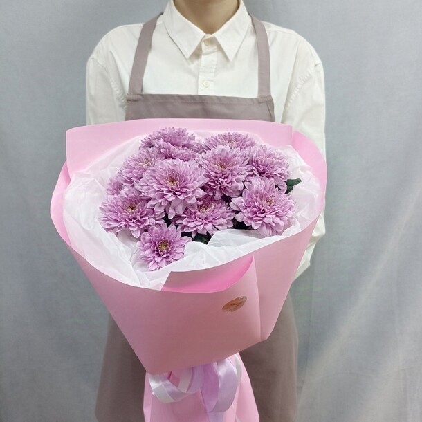 Букет кустовой хризантемы, артикул F1383098 - 1490 рублей, доставка по городу. Flawery - доставка цветов