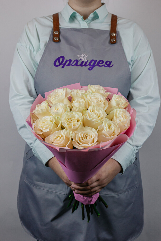 Букет 15 роз "мондиаль", артикул F1456538 - 7390 рублей, доставка по городу. Flawery - доставка цветов