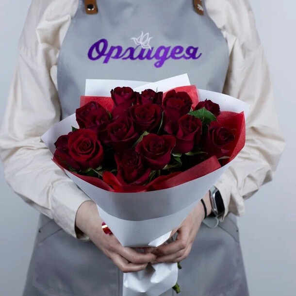 15 роз 40 см красных, артикул F1457745 - 2890 рублей, доставка по городу. Flawery - доставка цветов