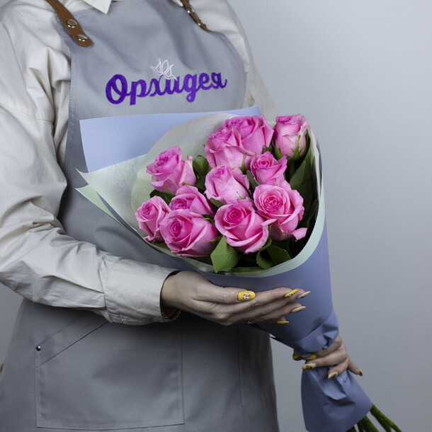 11 роз розовых 60 см, артикул F1458334 - 5290 рублей, доставка по городу. Flawery - доставка цветов