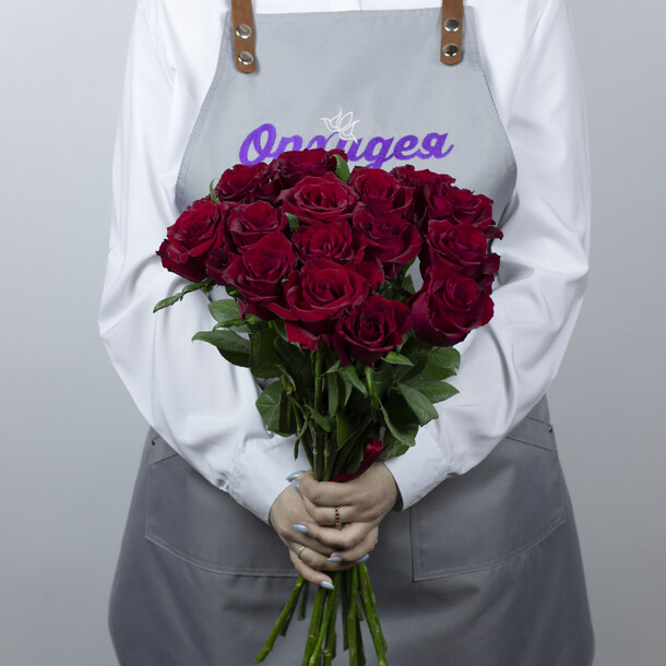15 роз красных 60 см, артикул F1458336 - 6890 рублей, доставка по городу. Flawery - доставка цветов
