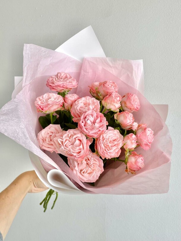 Нежный букет из роз мадам бомбастик, артикул F1310503 - 6958 рублей, доставка по городу. Flawery - доставка цветов