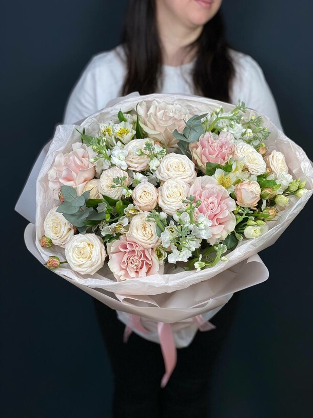 Букет фантазия, артикул F1385748 - 9083 рублей, доставка по городу. Flawery - доставка цветов