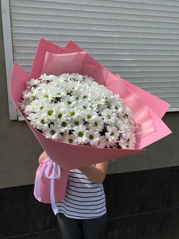 Букет гигант из хризантем, артикул F1425678 - 7500 рублей, доставка по городу. Flawery - доставка цветов