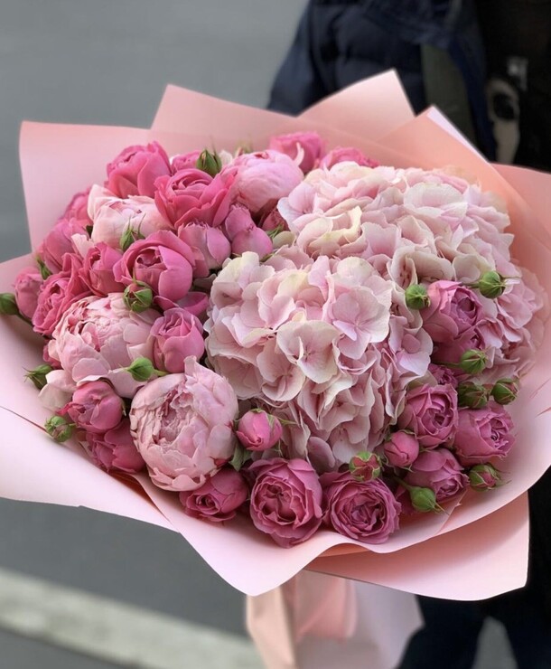 Авторский букет «розовый пух», артикул F1311906 - 17950 рублей, доставка по городу. Flawery - доставка цветов