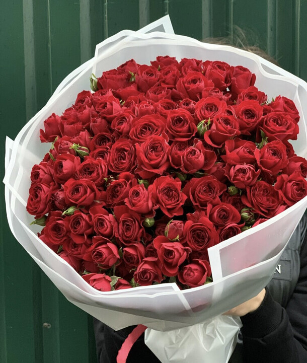 Кустовые розы красные, артикул F1326509 - 15000 рублей, доставка по городу. Flawery - доставка цветов