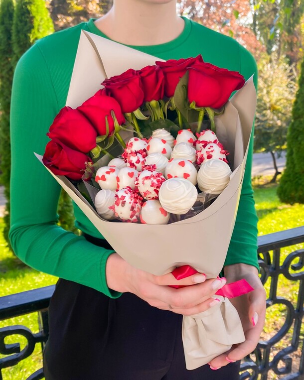 Букет "история любви", артикул F1240751 - 6190 рублей, доставка по городу. Flawery - доставка цветов