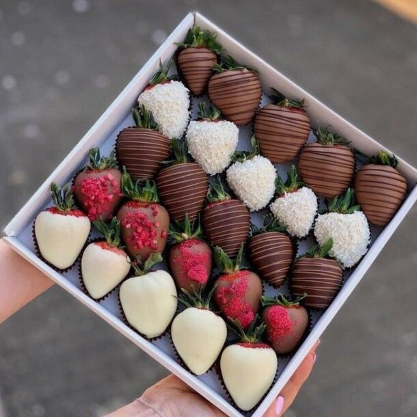 Бокс клубники в шоколаде "прасковья", артикул F1240771 - 5990 рублей, доставка по городу. Flawery - доставка цветов