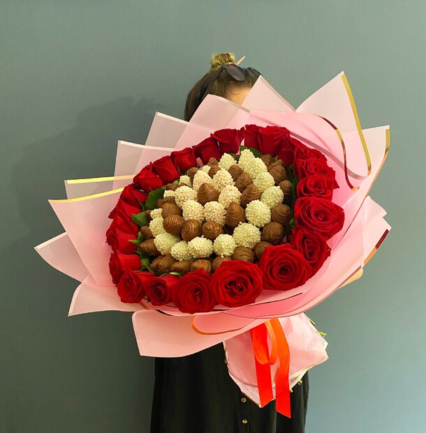 Букет "василиса", артикул F1309965 - 18990 рублей, доставка по городу. Flawery - доставка цветов