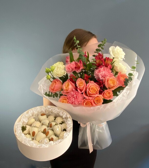 Комбо набор "напоминание о главном", артикул F1318250 - 11290 рублей, доставка по городу. Flawery - доставка цветов