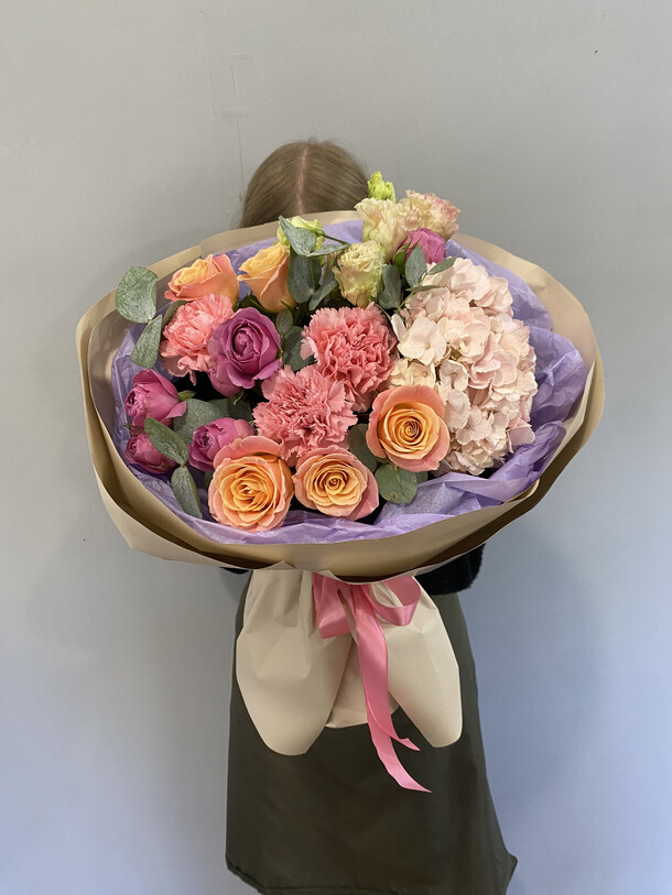 Сборный букет "воздушная акварель", артикул F1324666 - 4290 рублей, доставка по городу. Flawery - доставка цветов