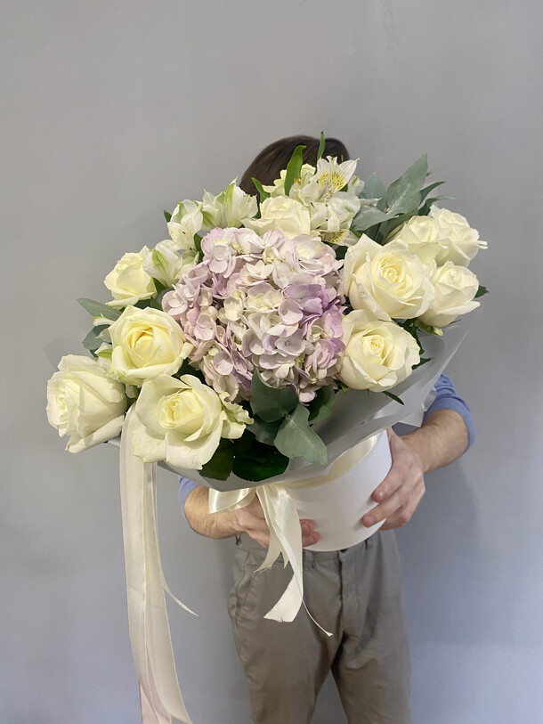 Сборный букет "синергия природы", артикул F1329605 - 5490 рублей, доставка по городу. Flawery - доставка цветов