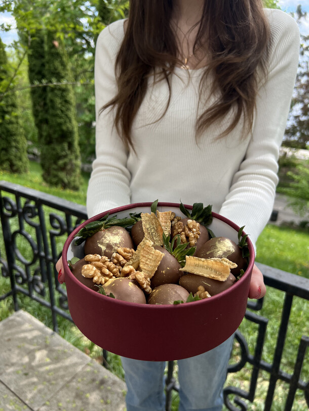 Бокс клубники "барбара", артикул F1413985 - 2890 рублей, доставка по городу. Flawery - доставка цветов