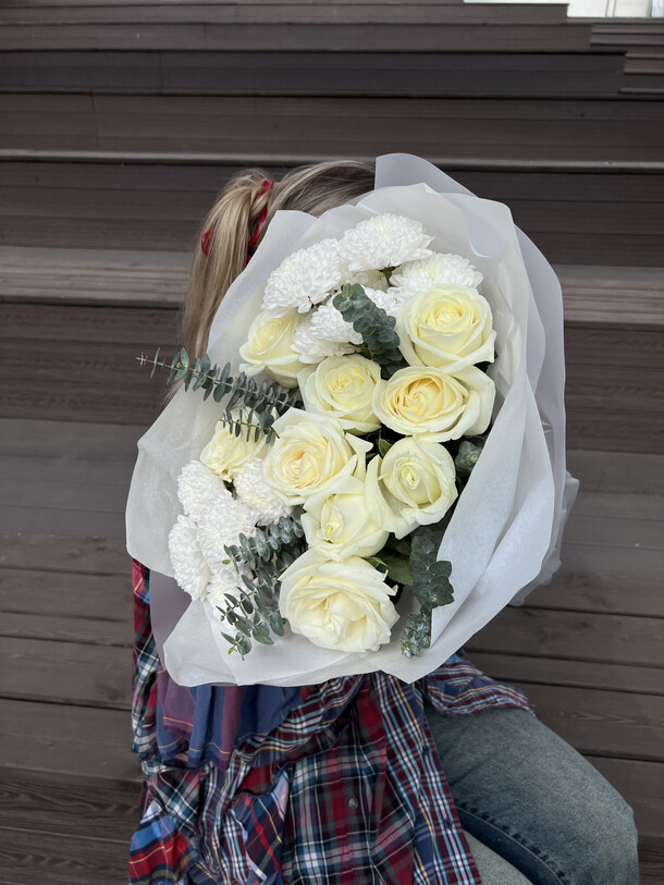 Сборный букет "свежий бриз", артикул F1429261 - 3990 рублей, доставка по городу. Flawery - доставка цветов