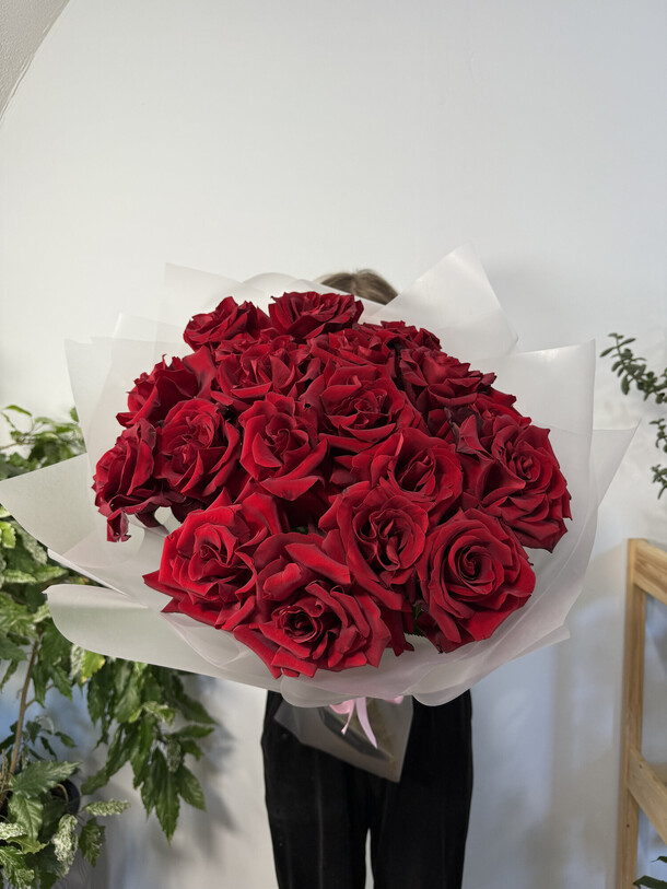 Букет французских роз "версаль", артикул F1447142 - 7190 рублей, доставка по городу. Flawery - доставка цветов