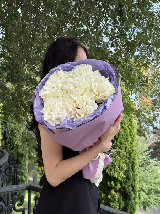 Букет французских роз "бастилия", артикул F1451074 - 3490 рублей, доставка по городу. Flawery - доставка цветов