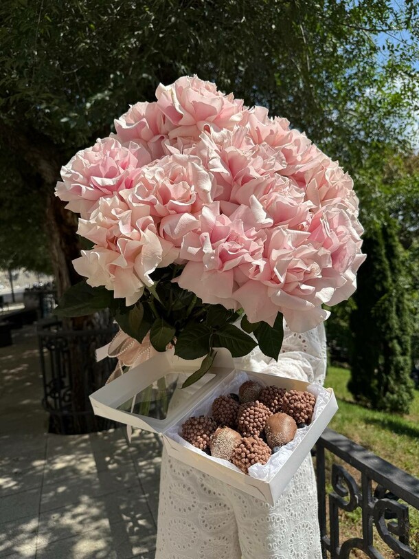 Комбо набор "серенада любви", артикул F1451841 - 7690 рублей, доставка по городу. Flawery - доставка цветов