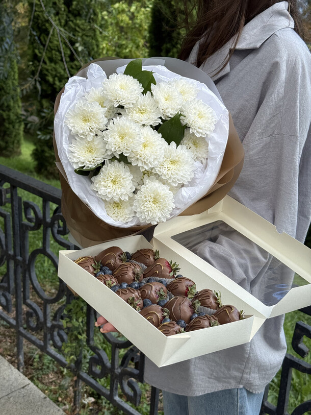 Комбо набор "ноктюрн", артикул F1456177 - 6190 рублей, доставка по городу. Flawery - доставка цветов