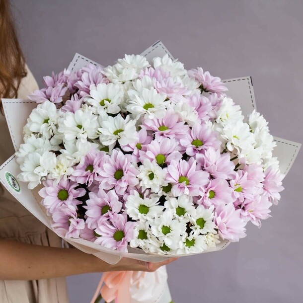 Нежные ромашки, артикул F1310015 - 4400 рублей, доставка по городу. Flawery - доставка цветов