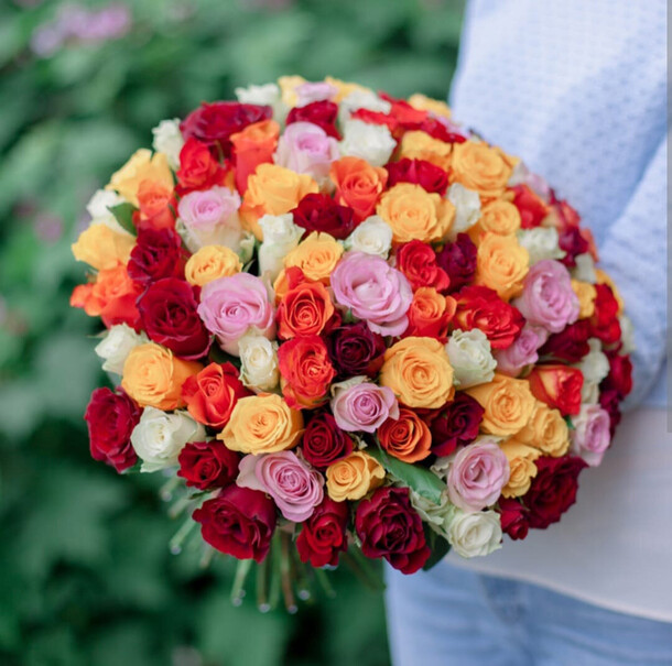 Микс 101 роза, артикул F1310059 - 15800 рублей, доставка по городу. Flawery - доставка цветов