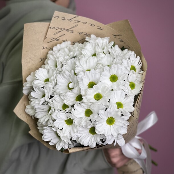 Букет ромашек, артикул F1335852 - 2200 рублей, доставка по городу. Flawery - доставка цветов