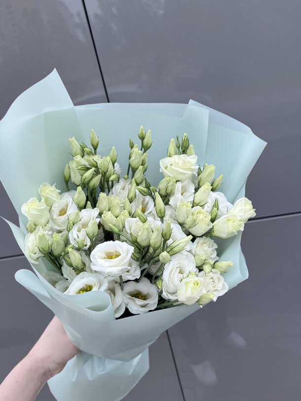 Эустома белая, артикул F1313315 - 3850 рублей, доставка по городу. Flawery - доставка цветов