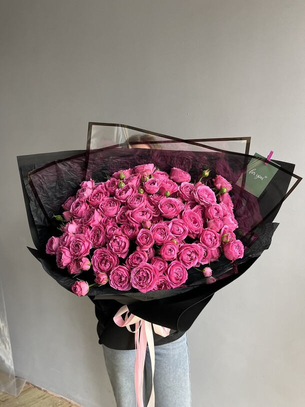 Букет премиум пионовидные розы, артикул F1360526 - 25636 рублей, доставка по городу. Flawery - доставка цветов