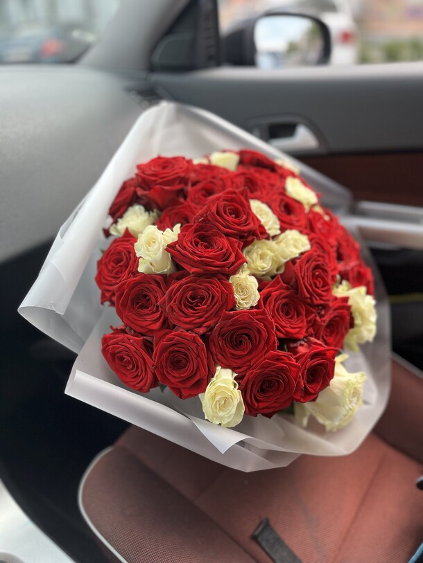 Микс роз, артикул F1308697 - 19900 рублей, доставка по городу. Flawery - доставка цветов