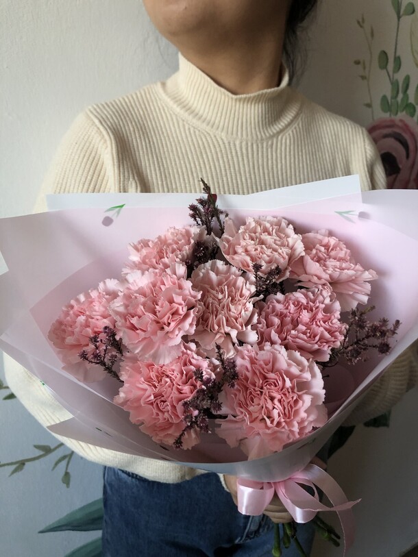 Букет с диантусами, артикул F1329975 - 2290 рублей, доставка по городу. Flawery - доставка цветов