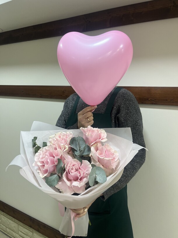 Цветочный набор, артикул F1382097 - 2770 рублей, доставка по городу. Flawery - доставка цветов