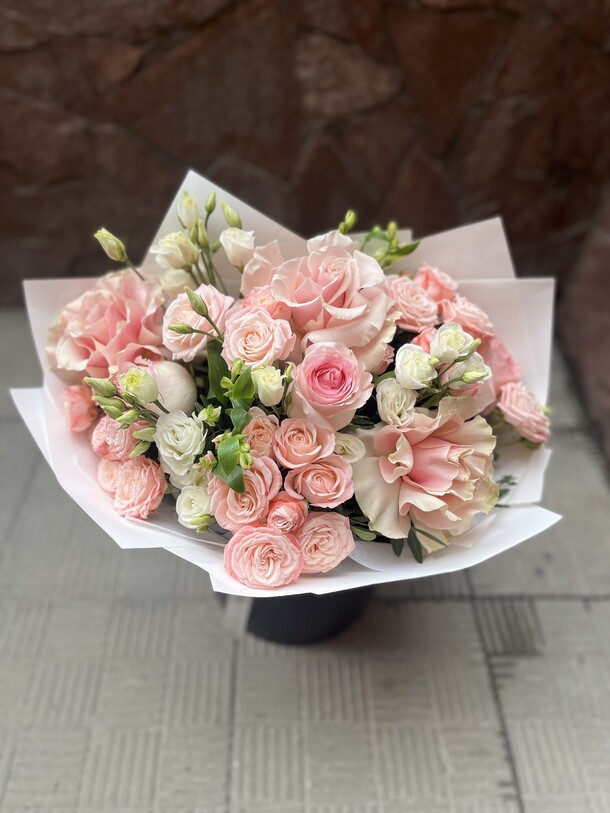 Букет с французскими розами, артикул F1404337 - 8990 рублей, доставка по городу. Flawery - доставка цветов