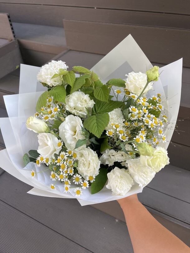 Букет с эустомой, артикул F1450475 - 4250 рублей, доставка по городу. Flawery - доставка цветов