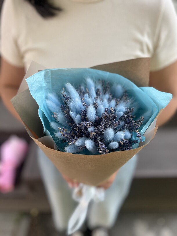 Букет с лагурусом и лавандой, артикул F1450611 - 2190 рублей, доставка по городу. Flawery - доставка цветов