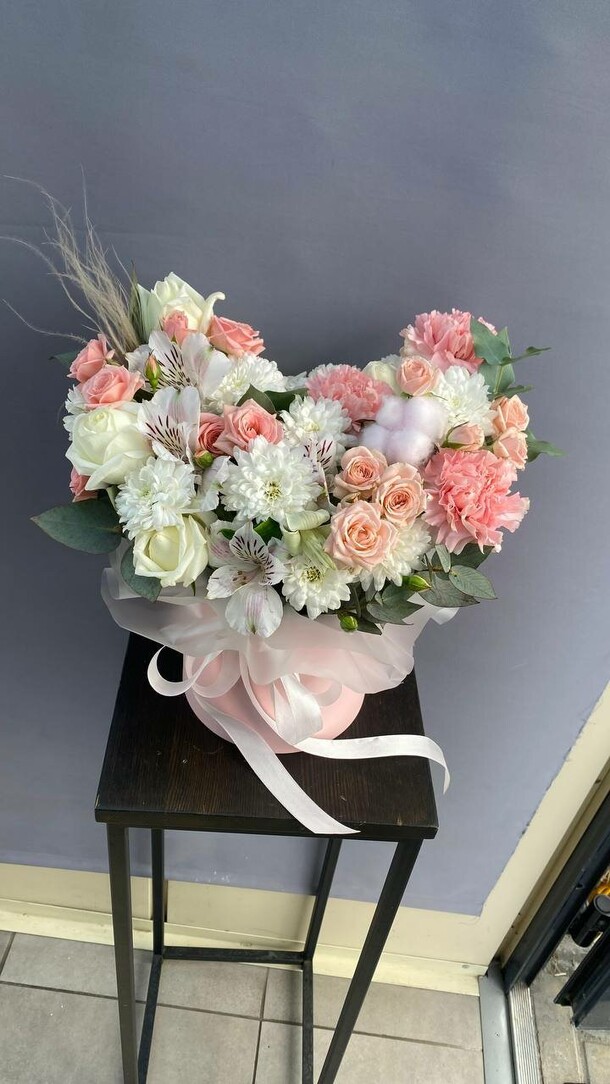 Нежная коробочка, артикул F1344495 - 3717 рублей, доставка по городу. Flawery - доставка цветов