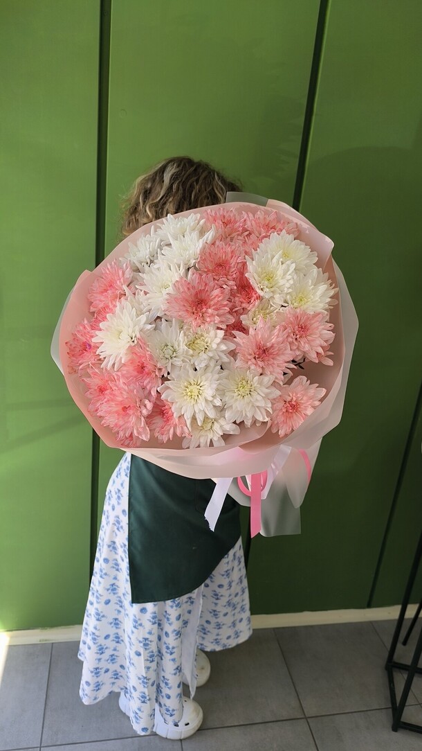 Микс из хризантем (9шт), артикул F1447103 - 4050 рублей, доставка по городу. Flawery - доставка цветов