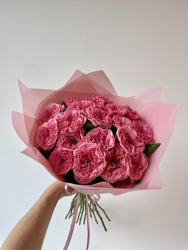 Букет «малиновый щербет» из 19 махровых роз, артикул F1452013 - 8690 рублей, доставка по городу. Flawery - доставка цветов