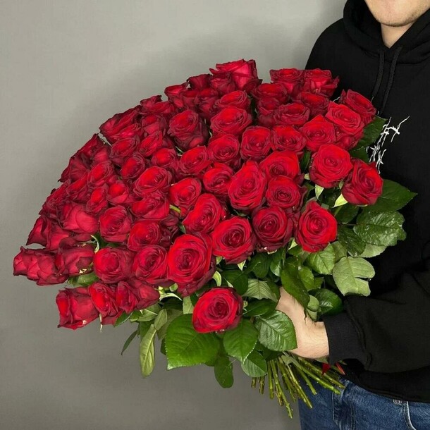 75 красных роз 60 см, артикул F1311218 - 22048 рублей, доставка по городу. Flawery - доставка цветов