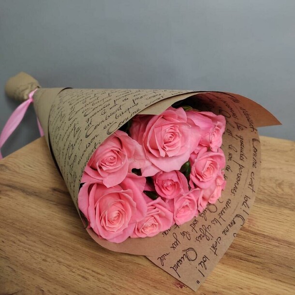 9 персиковых роз 60 см, артикул F1311528 - 4494 рублей, доставка по городу. Flawery - доставка цветов