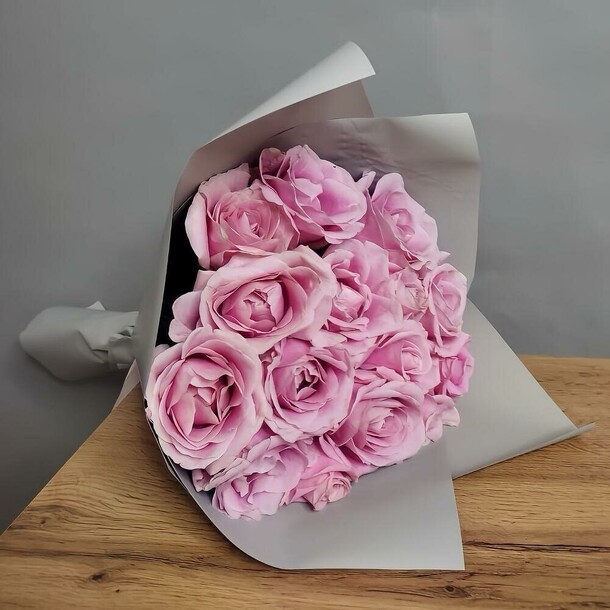 15 розовых роз 40 см, артикул F1311544 - 4816 рублей, доставка по городу. Flawery - доставка цветов