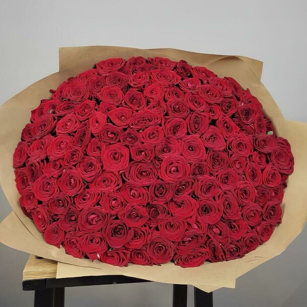 121 длинная красная роза, артикул F1311548 - 38636 рублей, доставка по городу. Flawery - доставка цветов