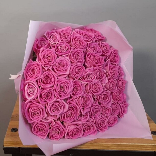 45 розовых роз 50 см, артикул F1311584 - 12386 рублей, доставка по городу. Flawery - доставка цветов