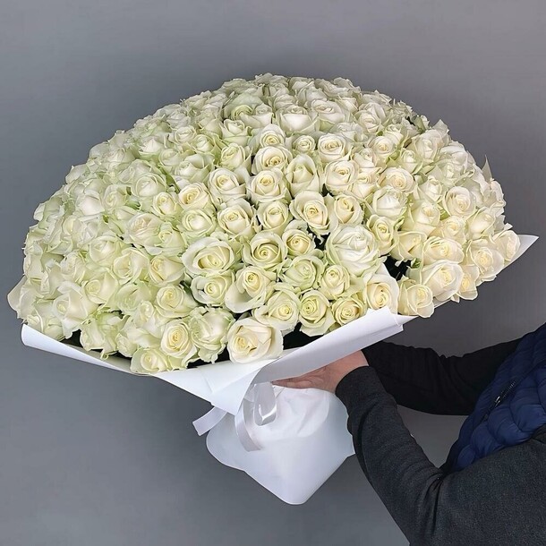 201 белая роза 60 см, артикул F1311923 - 55547 рублей, доставка по городу. Flawery - доставка цветов