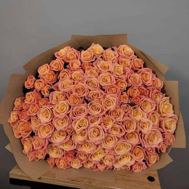 101 роза мисс пигги, артикул F1311938 - 27363 рублей, доставка по городу. Flawery - доставка цветов