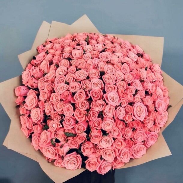 201 коралловая роза 60 см, артикул F1312383 - 55547 рублей, доставка по городу. Flawery - доставка цветов